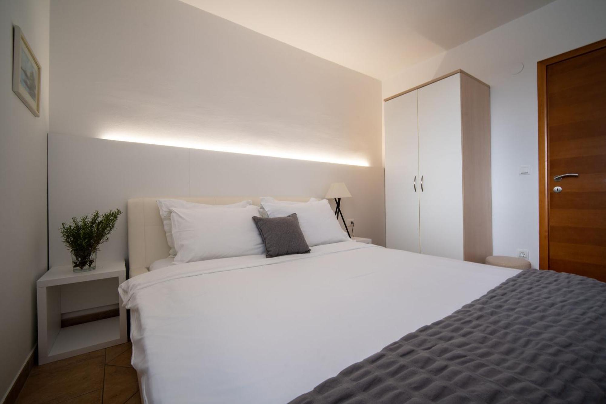 Apartments Valbruna Rovinj Luaran gambar